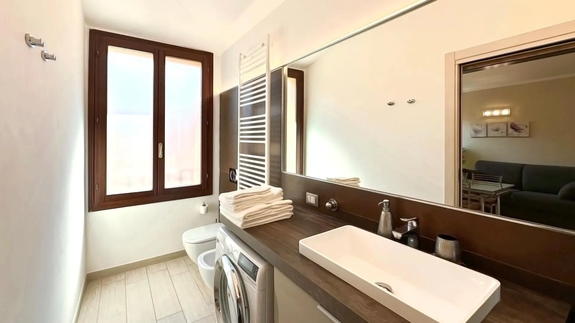 アパート Int 5 - Appartamento Elios By Residence San Luca ボローニャ